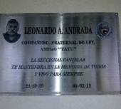 Placa en homenaje a Leonardo Ariel Andrada, el Tat.